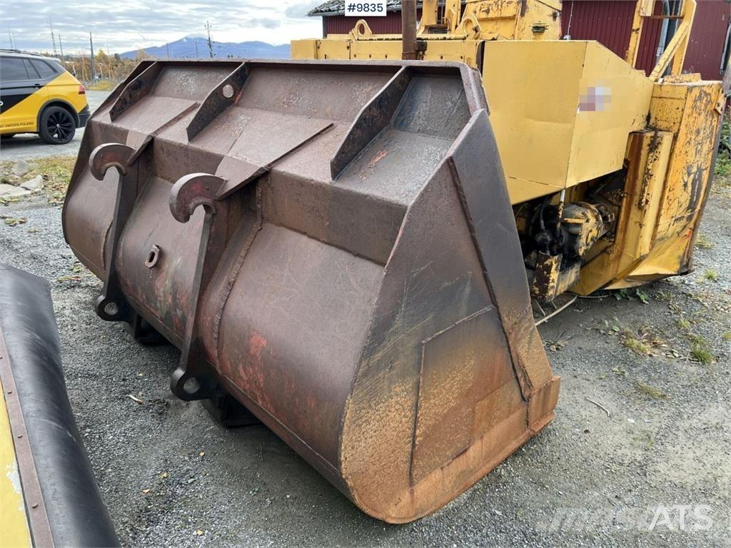 Volvo L180C Kolesni nakladalci