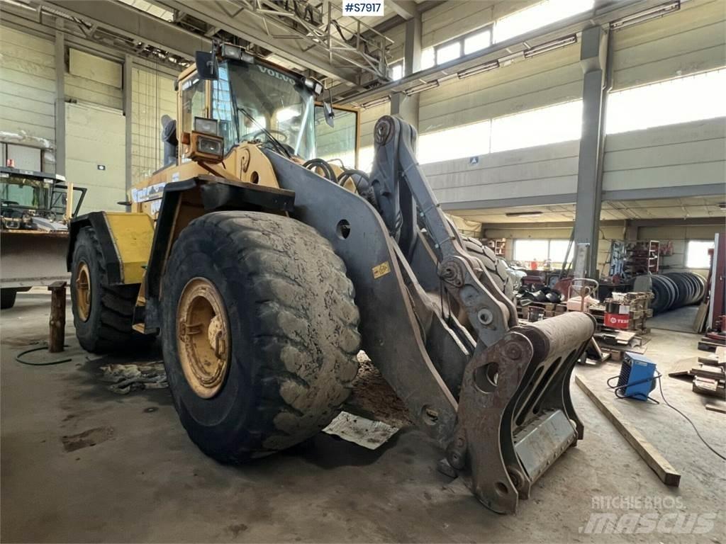 Volvo L220D Kolesni nakladalci