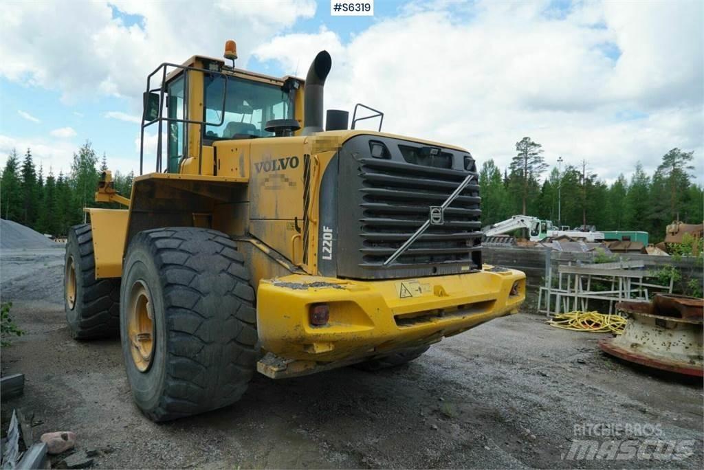 Volvo L220F Kolesni nakladalci