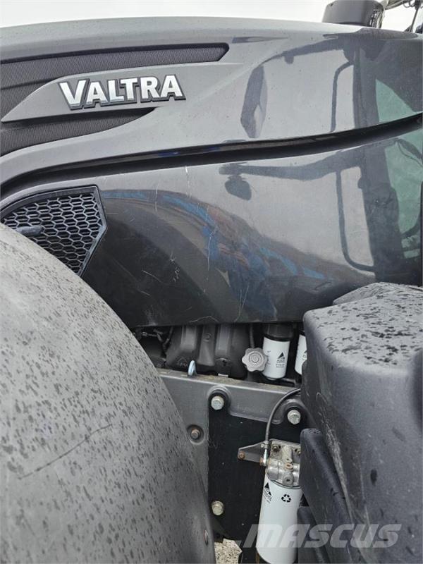 Valtra S374 Traktorji