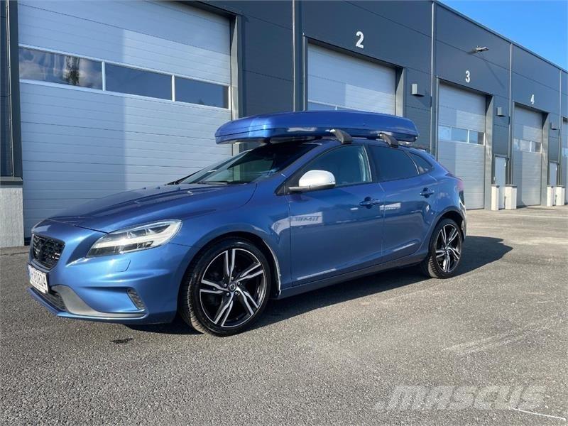Volvo V40 Avtomobili