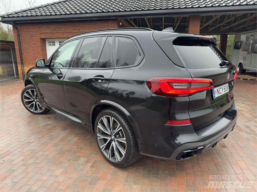 BMW  Avtomobili