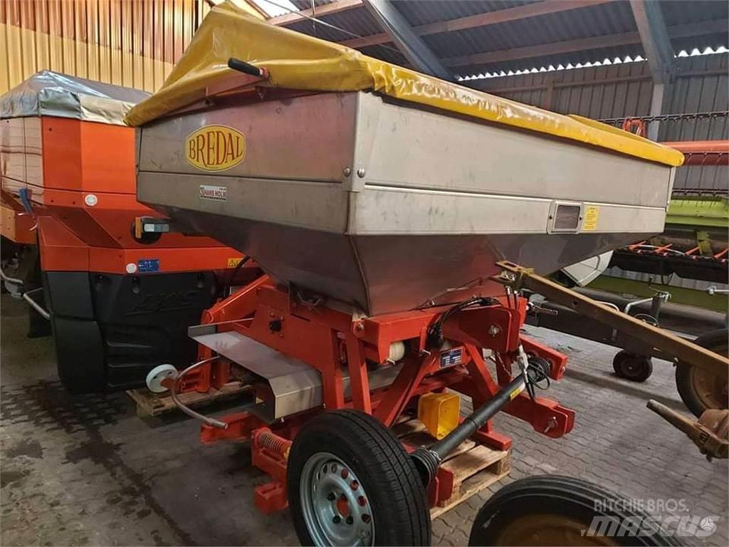 Bredal F2 2500 Trosilniki mineralnega gnojila