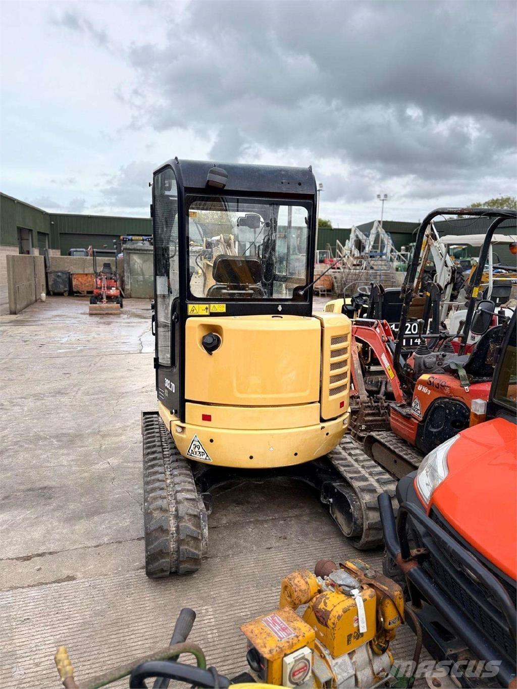CAT 302.7 DCR Mini bagri <7t