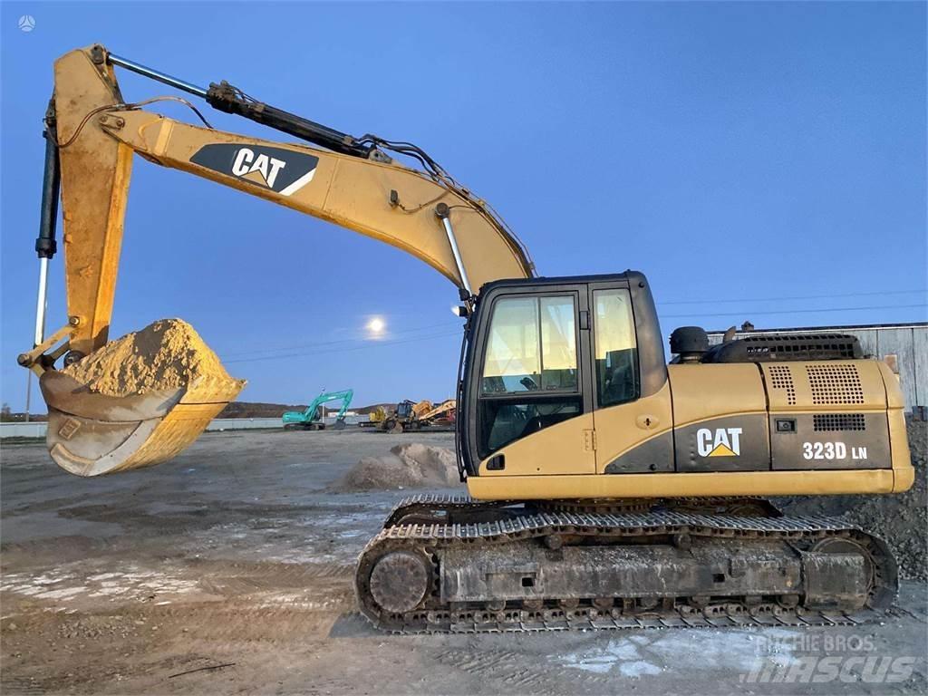 CAT 323 DLN Bagri goseničarji