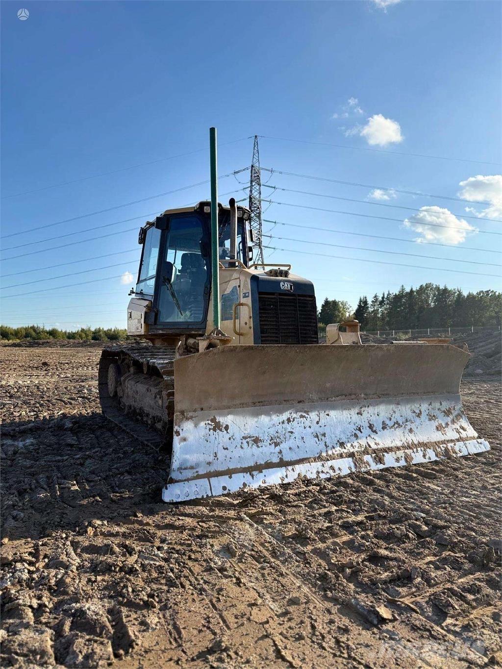 CAT D5 K Buldožerji goseničarji