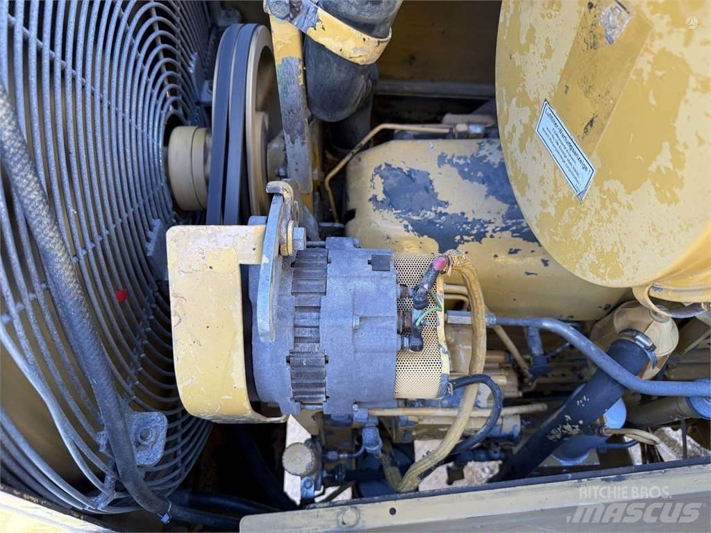 CAT D6M LGP Buldožerji goseničarji