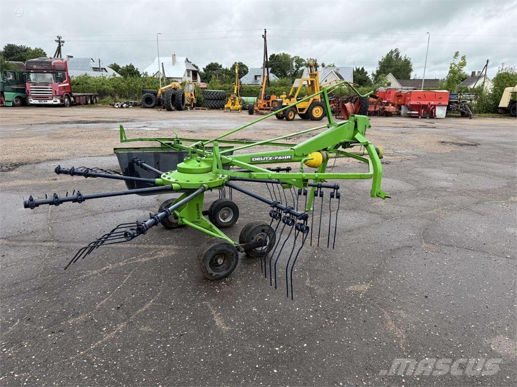 Deutz-Fahr 300 Mešalne hranilnice