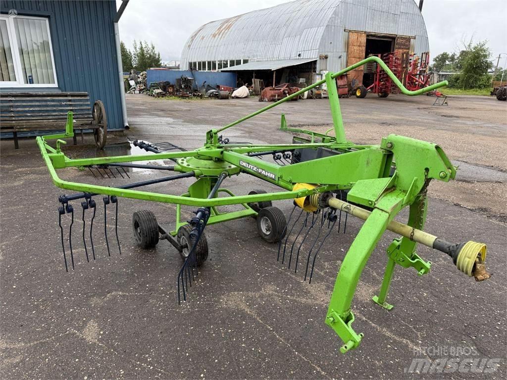 Deutz-Fahr 300 Mešalne hranilnice