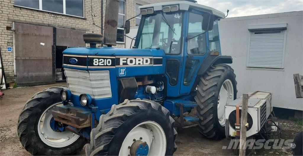 Ford 8210 Traktorji