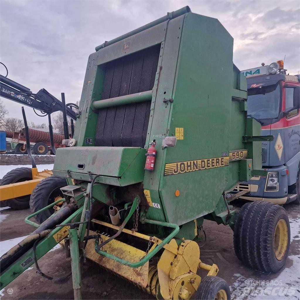 John Deere 590 Balirke (okrogle bale)