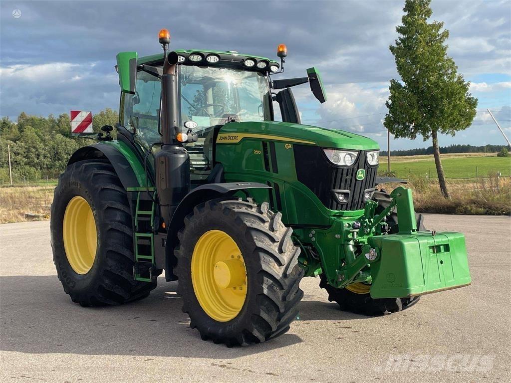 John Deere 6R 250 Traktorji