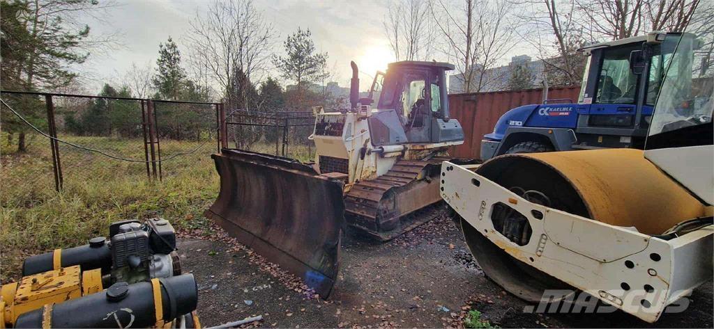 Komatsu D61PX-12 Buldožerji goseničarji