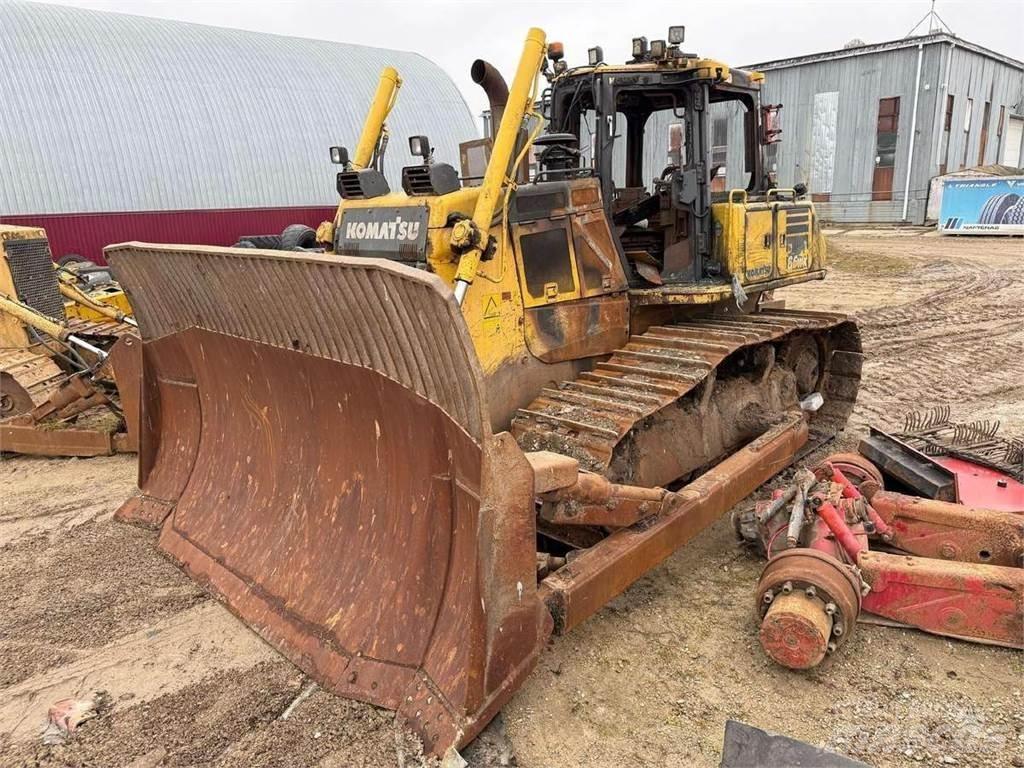 Komatsu D65WX-18 Buldožerji goseničarji