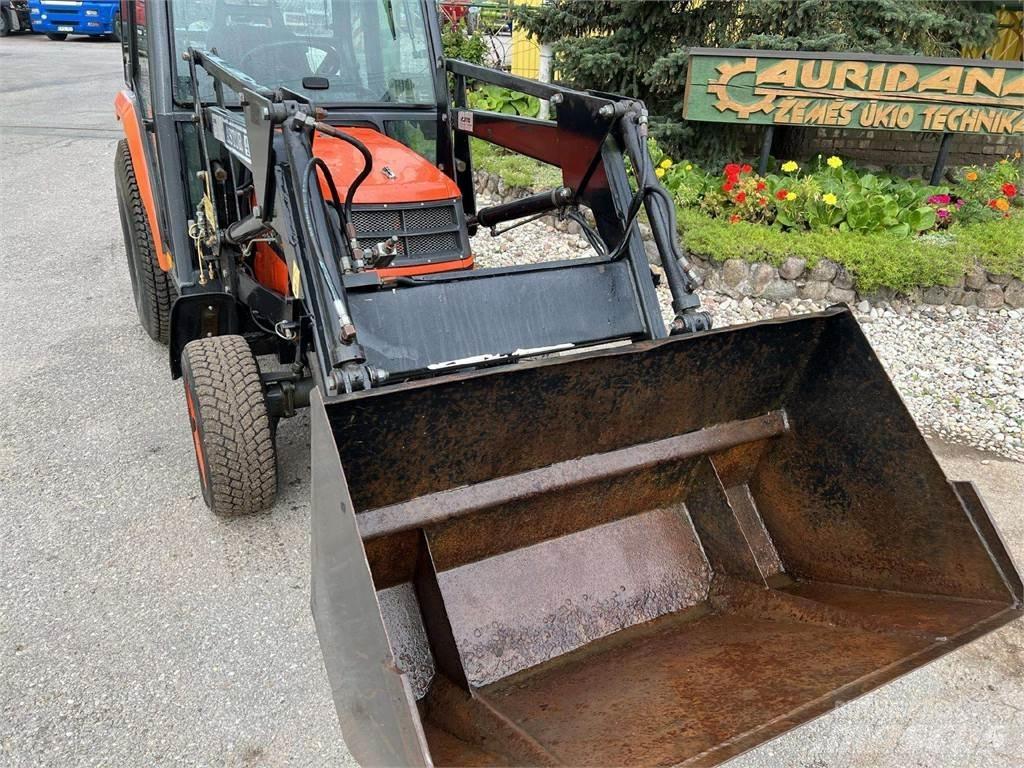 Kubota ST-30 Traktorji