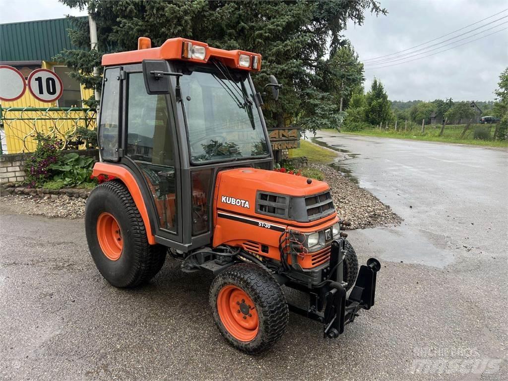 Kubota ST-30 Traktorji