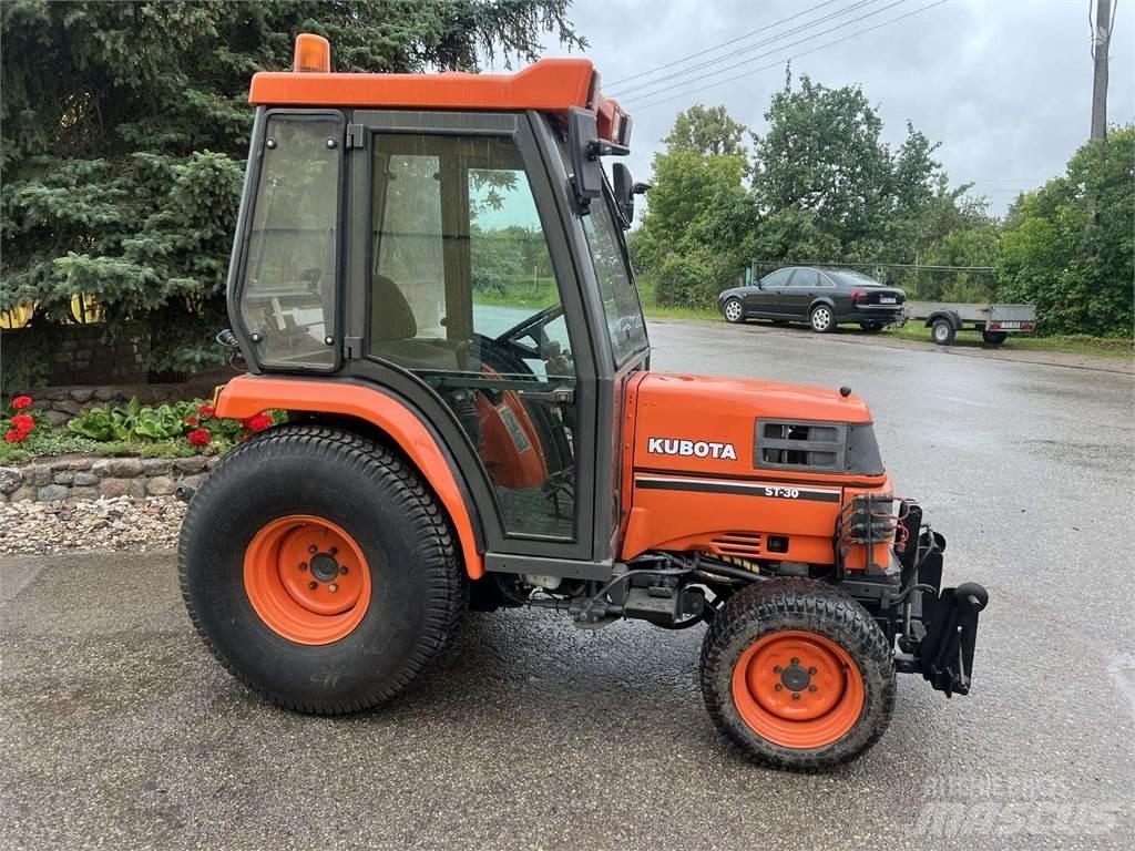 Kubota ST-30 Traktorji