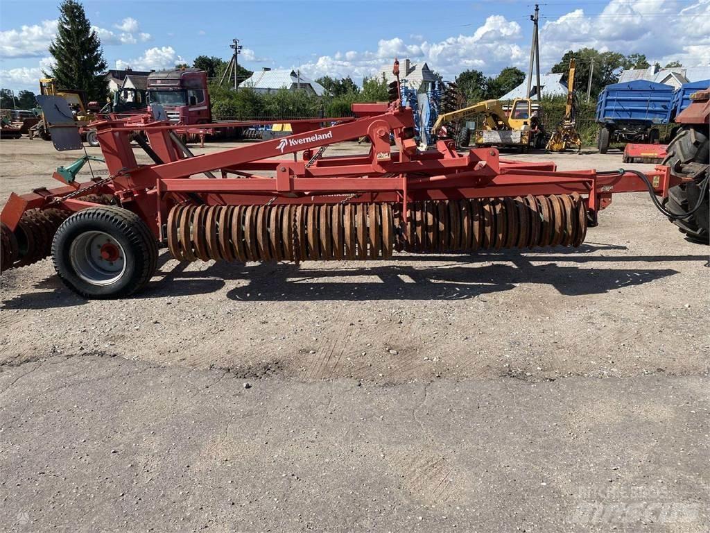 Kverneland 920 Valjarji