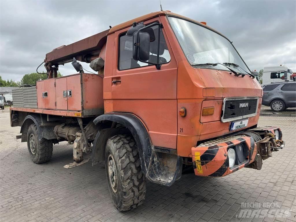MAN 9.150 4x4 14m. Avtokošare