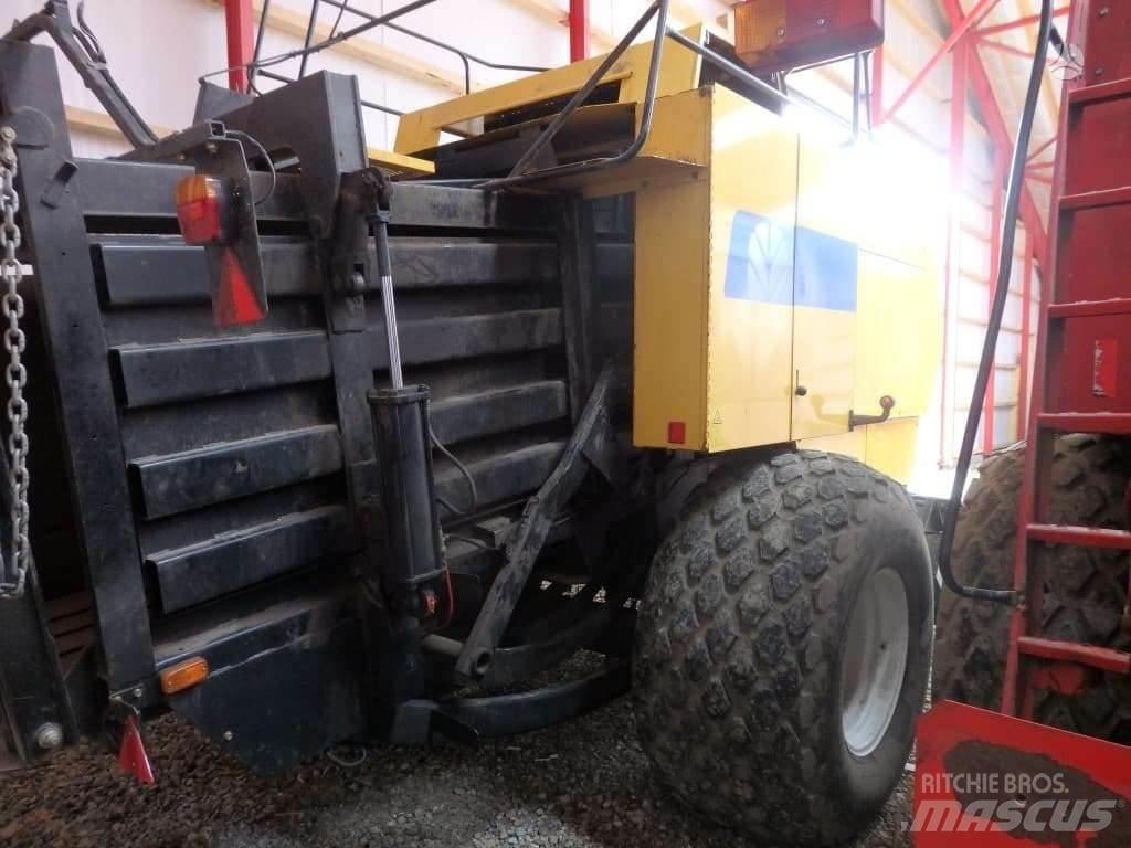New Holland BB980 Balirke (okrogle bale)