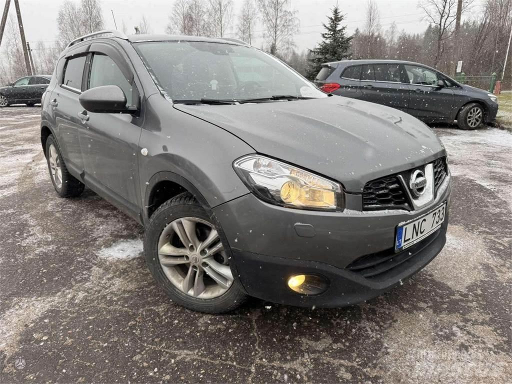 Nissan  Avtomobili