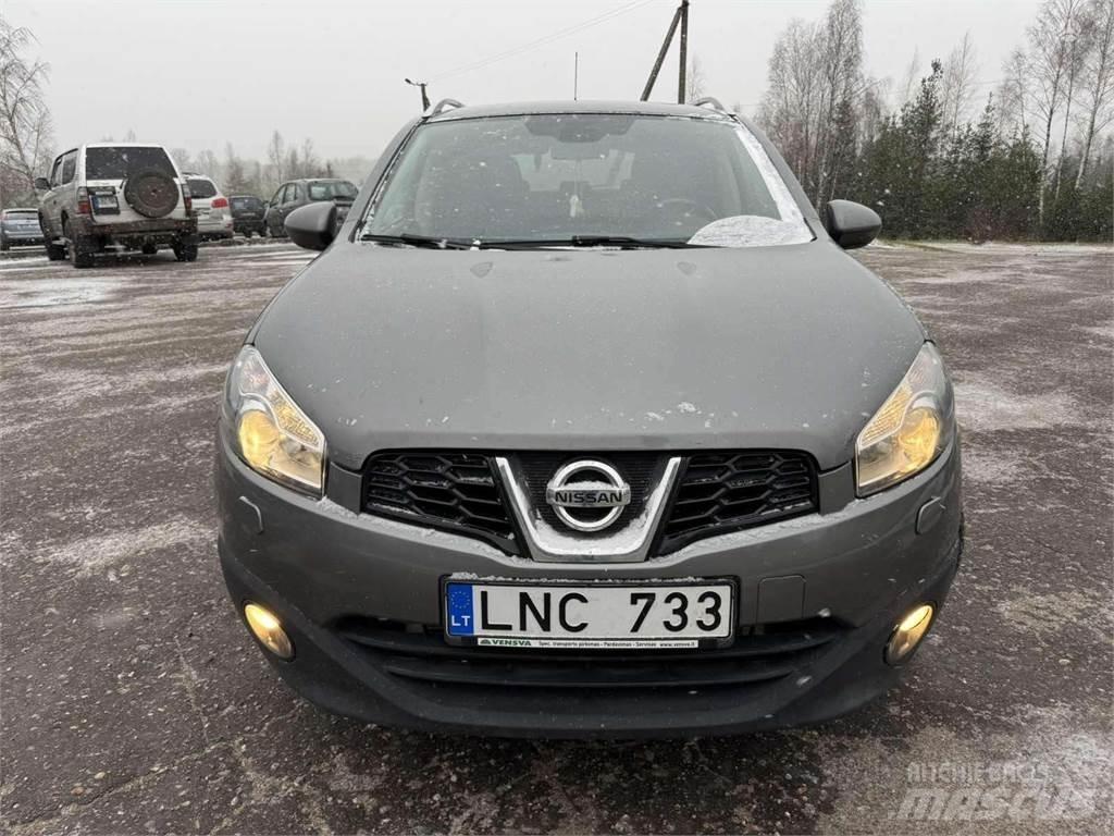 Nissan  Avtomobili