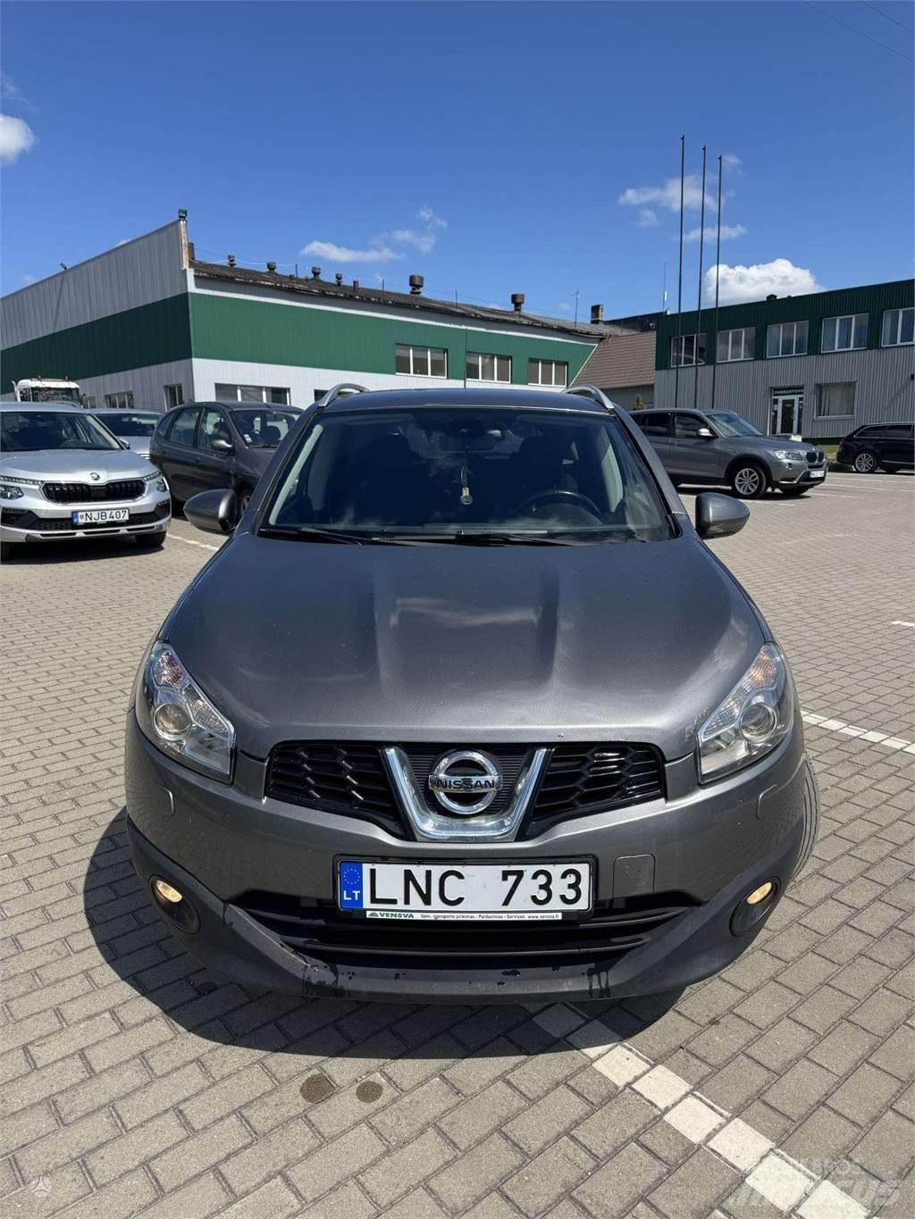 Nissan  Avtomobili