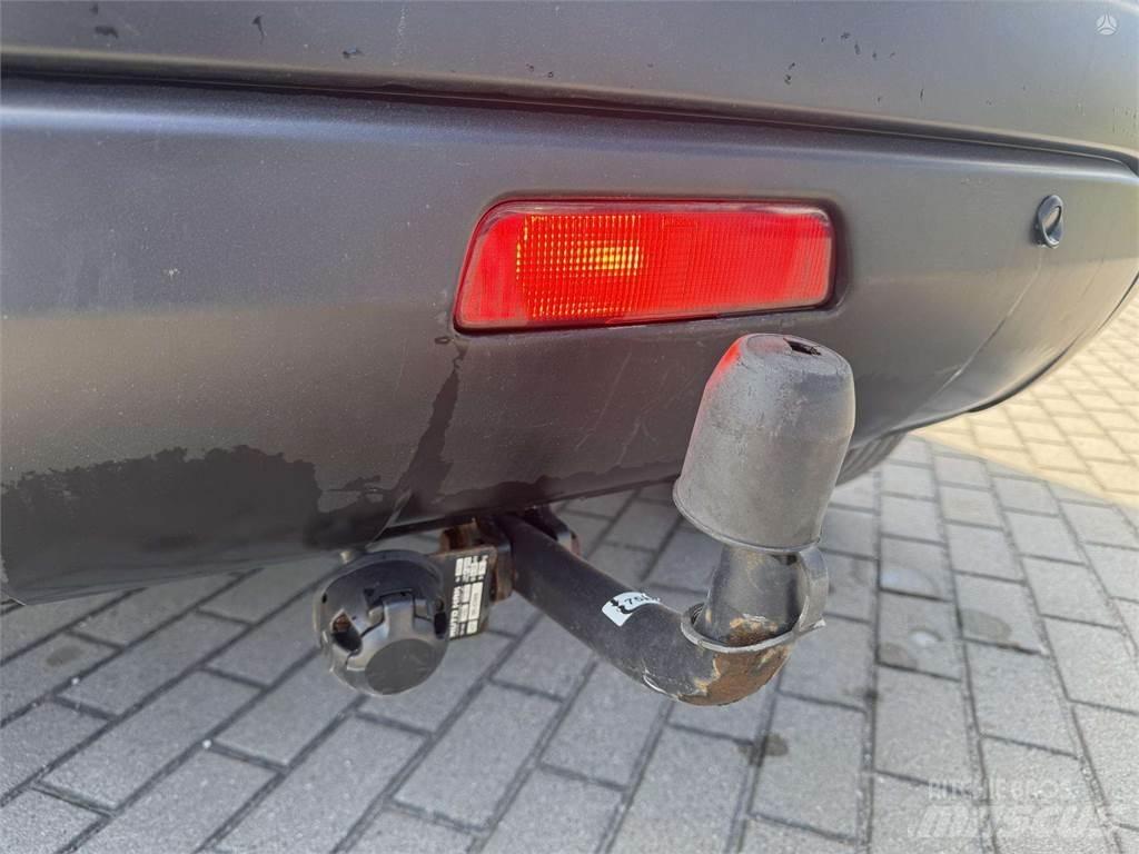Nissan  Avtomobili