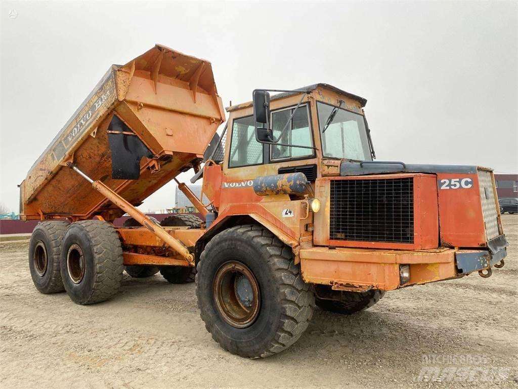 Volvo A25C , Nr.1 Zglobni demperji