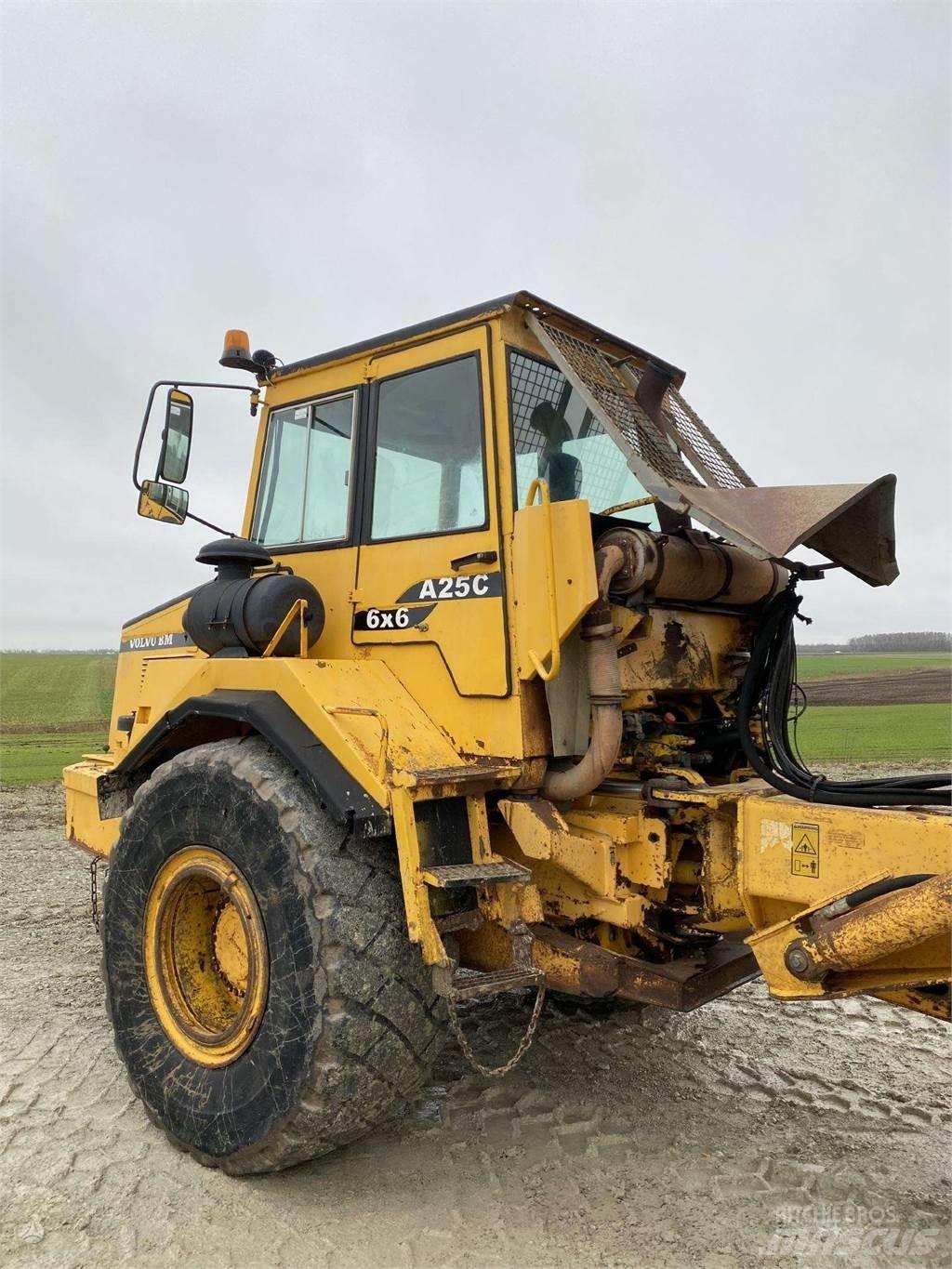 Volvo A25C , Nr.2 Zglobni demperji