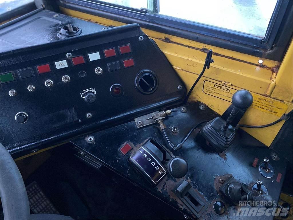 Volvo A25C , Nr. 5 Zglobni demperji