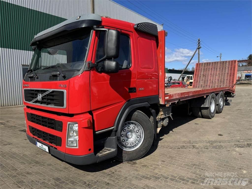 Volvo FM 9 Tovornjaki s kesonom/platojem