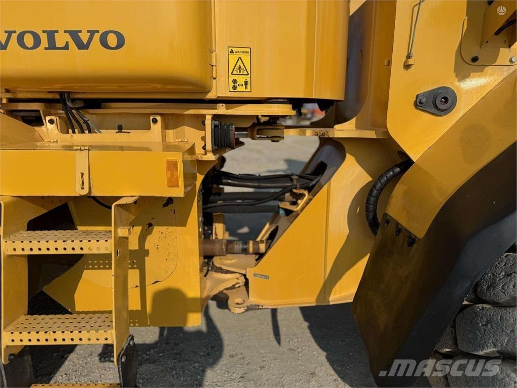 Volvo L 110 E Kolesni nakladalci