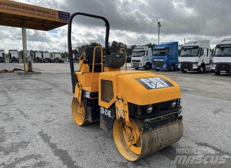 CAT CB214E Kompaktorji tal