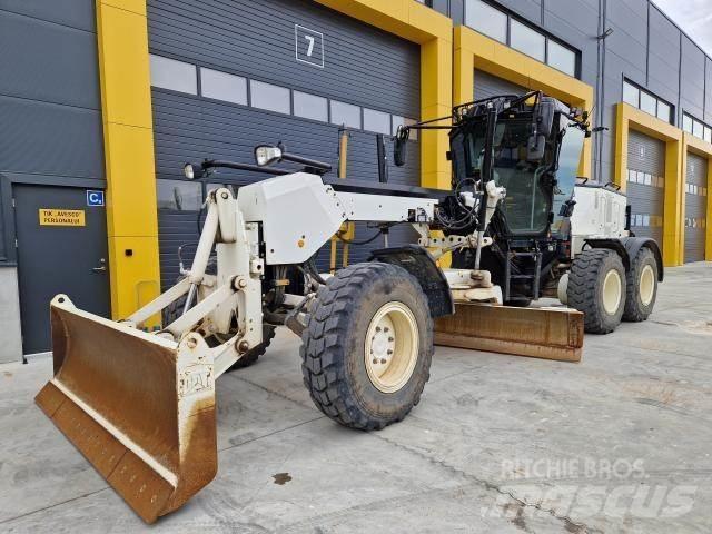 CAT 120AWD Grederji