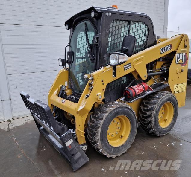 CAT 226D3 Skid steer mini nakladalci