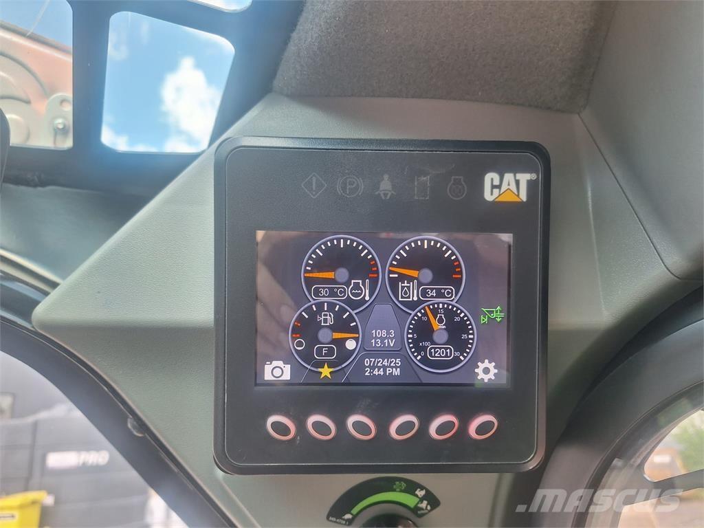CAT 226D3 Kolesni nakladalci