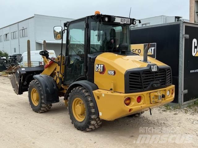 CAT 906 Kolesni nakladalci