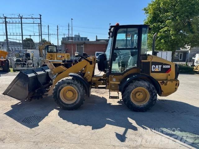 CAT 908M Kolesni nakladalci