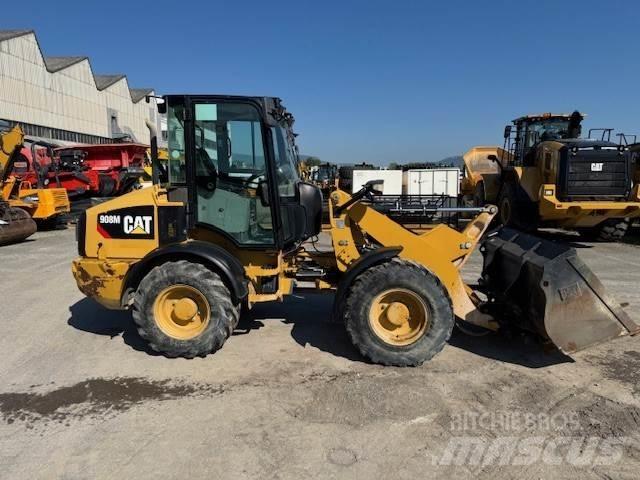 CAT 908M Kolesni nakladalci