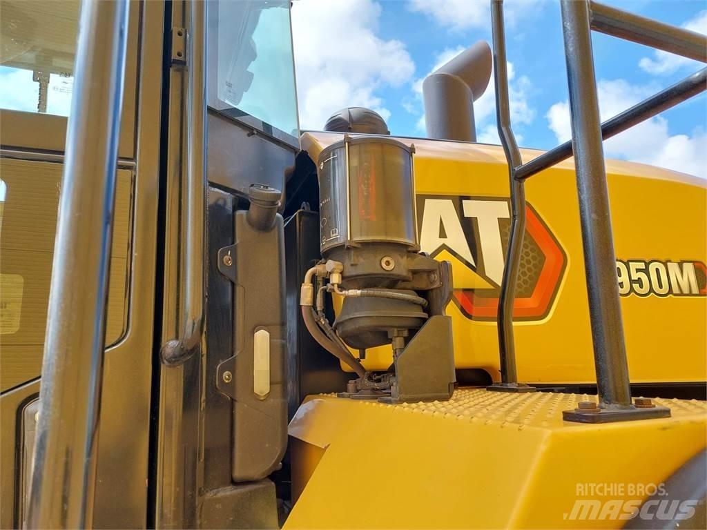 CAT 950M Kolesni nakladalci