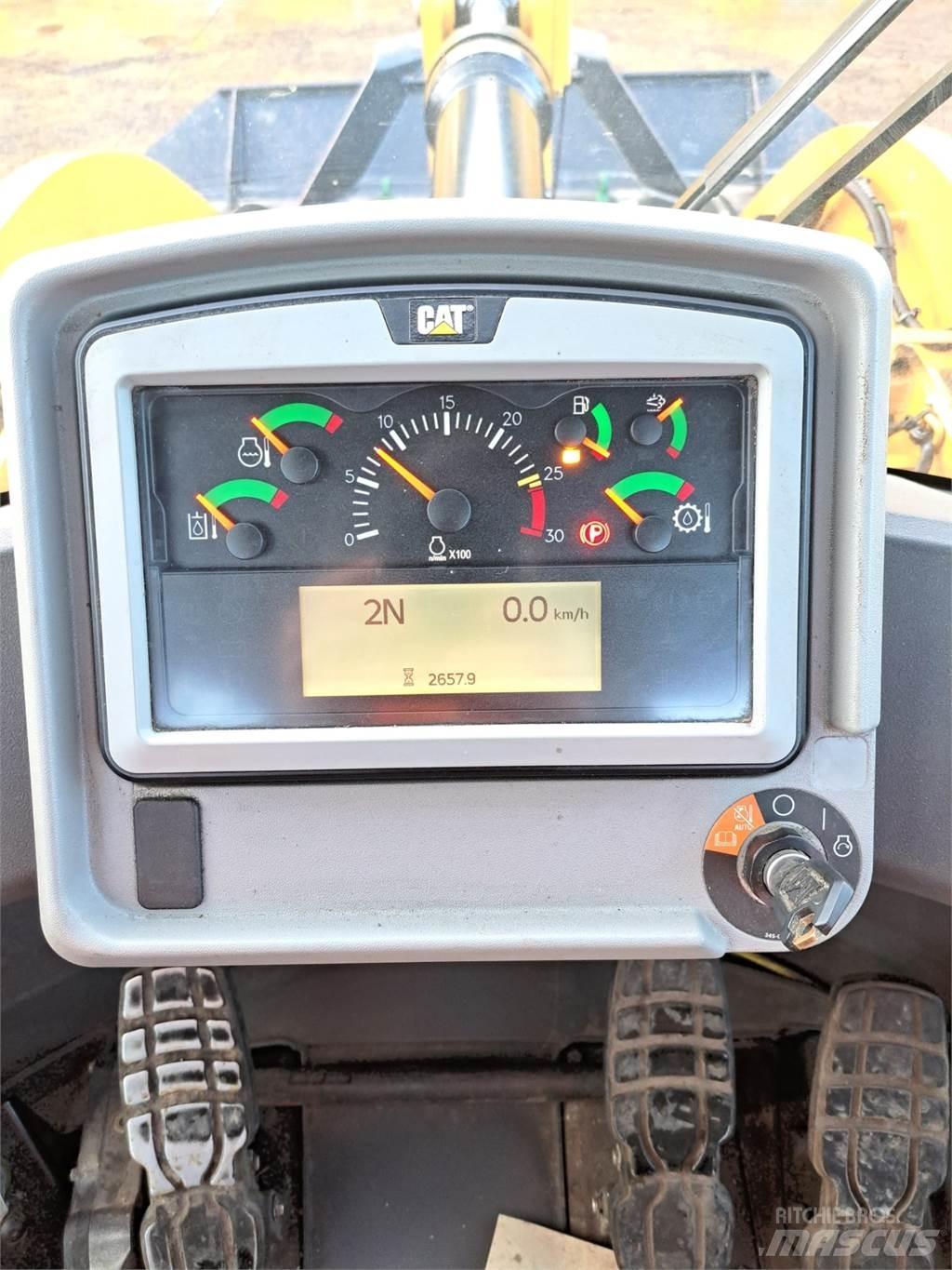 CAT 950M Kolesni nakladalci