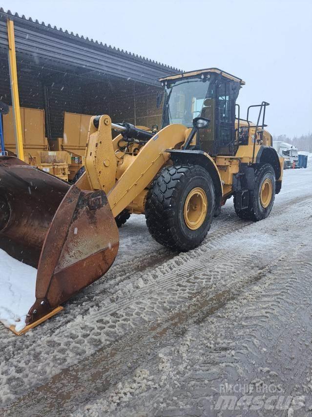 CAT 962 Kolesni nakladalci