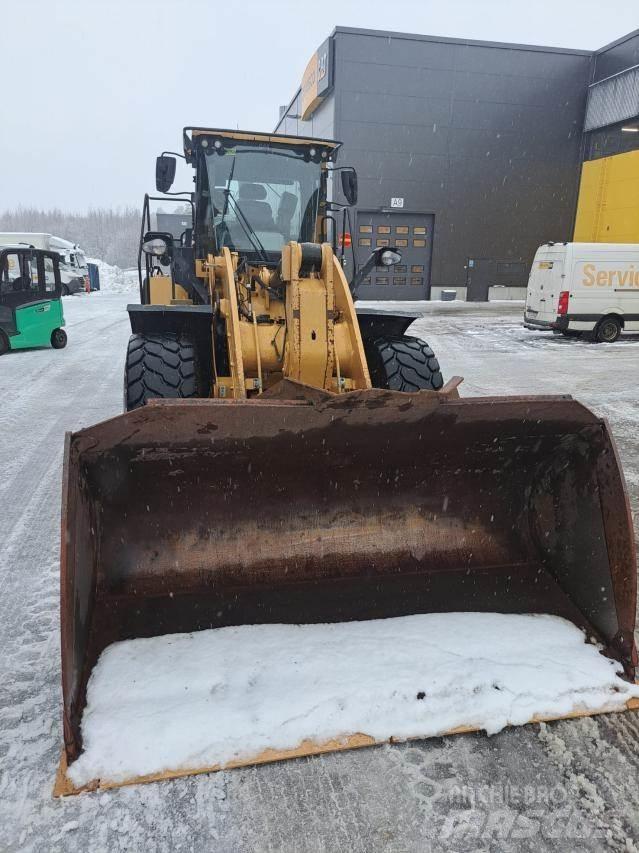 CAT 962 Kolesni nakladalci