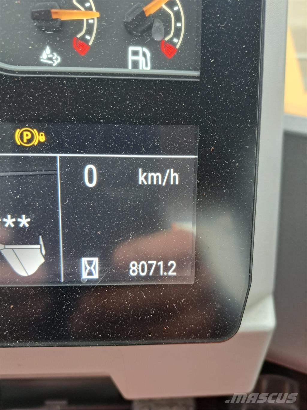 CAT 982 Kolesni nakladalci