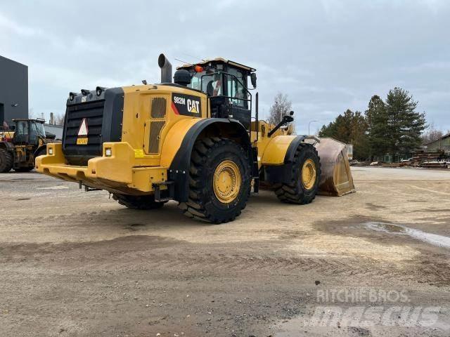 CAT 982M Kolesni nakladalci