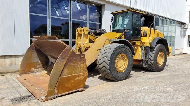 CAT 982M Kolesni nakladalci