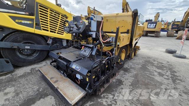 CAT AP300F Asfaltni finišerji