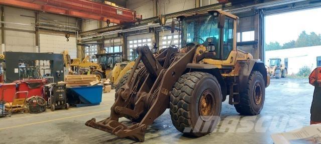Volvo L120F Kolesni nakladalci