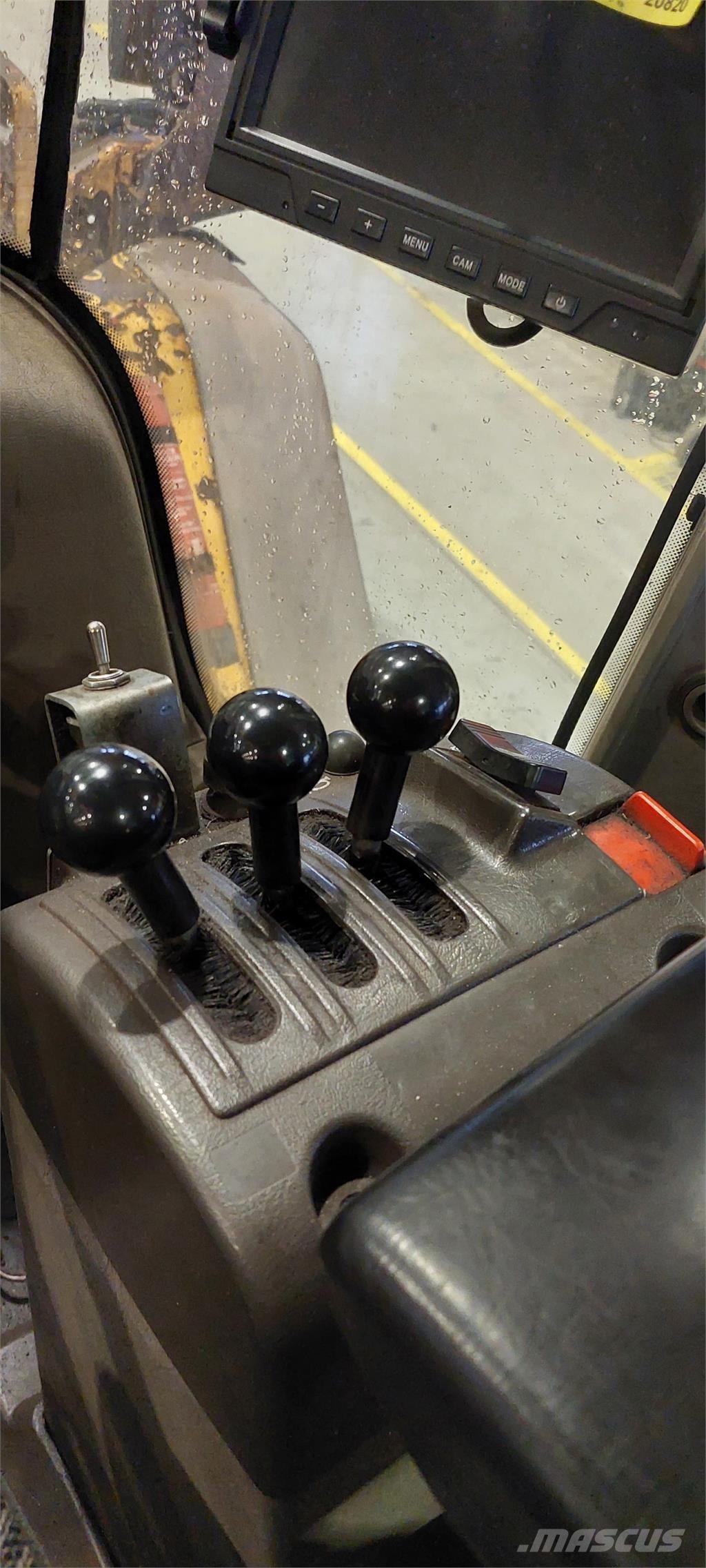 Volvo L120F Kolesni nakladalci